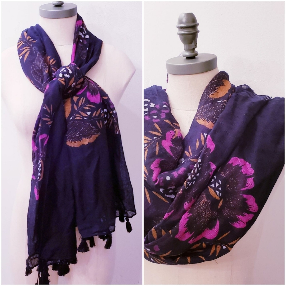 SALE TODAY 💥Navy floral scarf